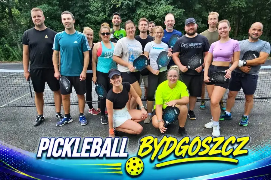 Gramy w pickleballa — Pickleball, Parking koło zoo (53.16185368406503, 18.03768641627988)